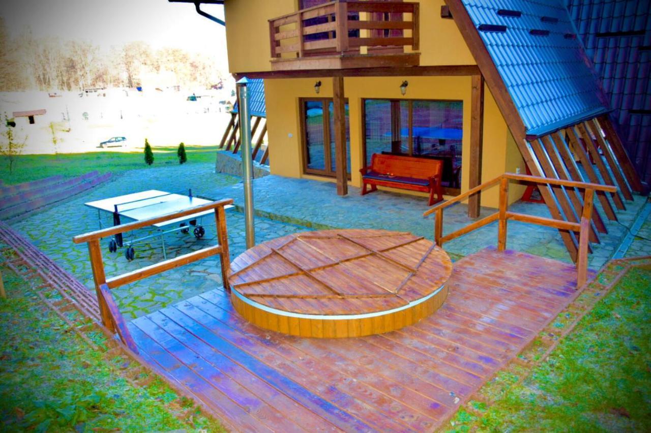 Green Property Dofteana Exterior photo